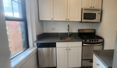 95 Christopher St in New York, NY - Building Photo - Building Photo