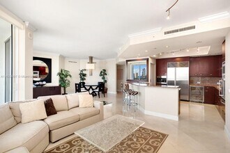 6000 Island Blvd in Aventura, FL - Foto de edificio - Building Photo