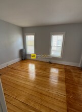 68 Willow Ave, Unit 2 in Somerville, MA - Building Photo - Building Photo