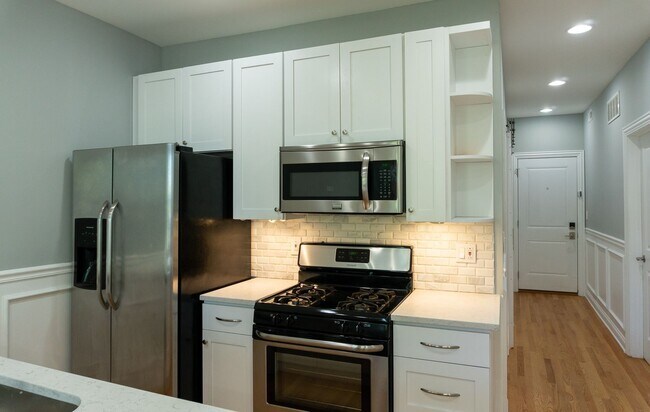 property at 2908 N Dawson Ave