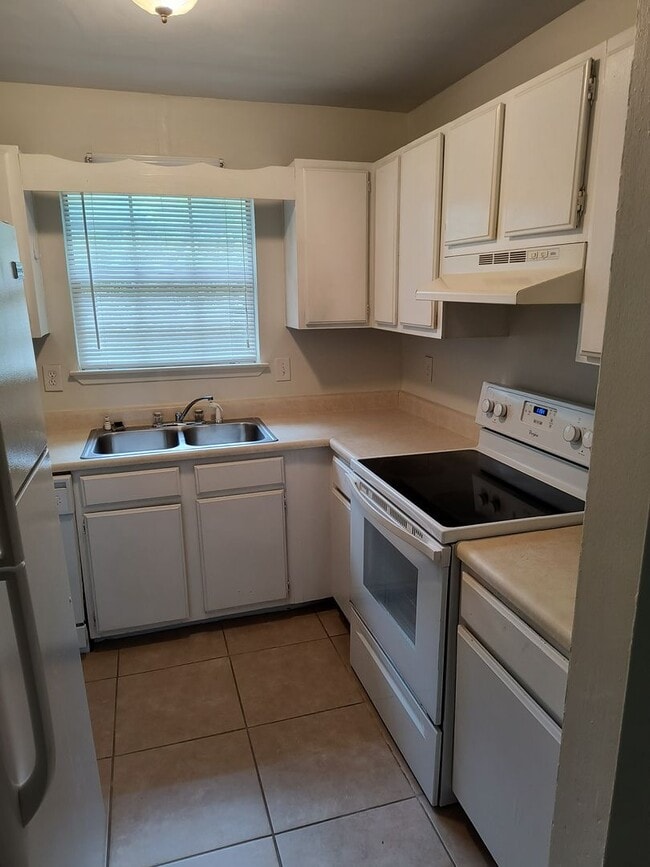 property at 3395 Green Briar Cir