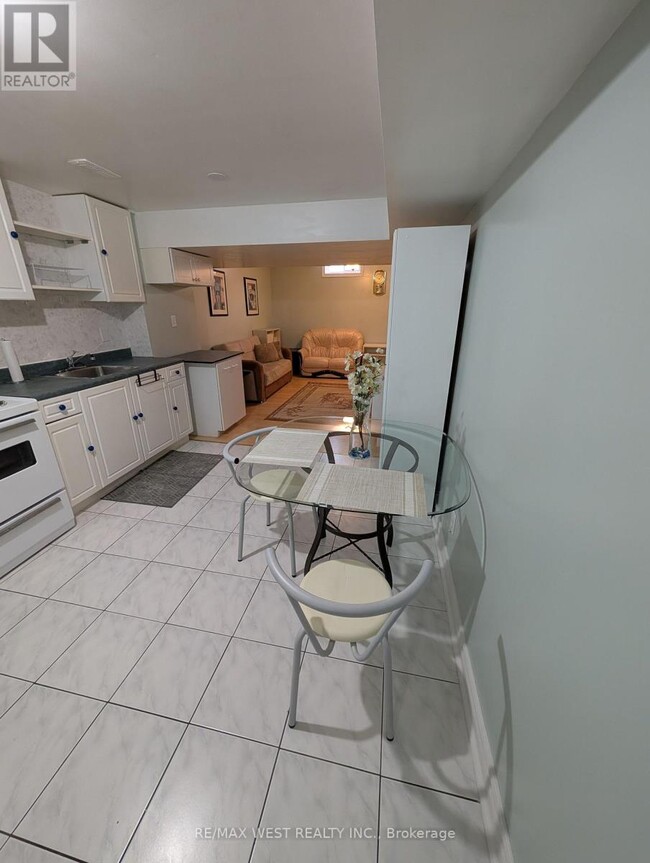 14 Thornway Ave in Vaughan, ON - Building Photo - Building Photo