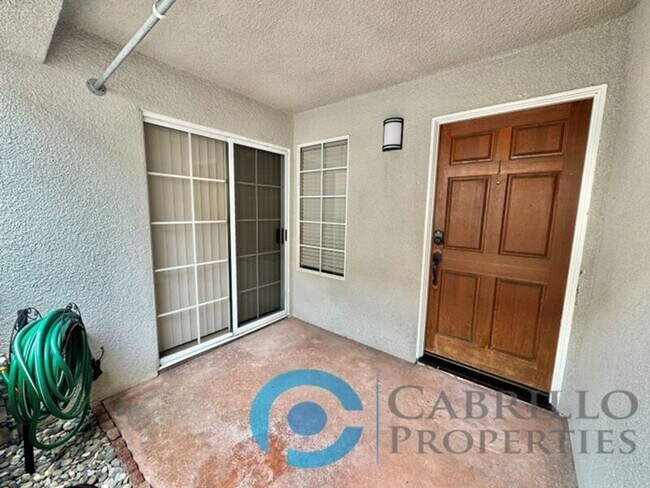 1070 Felspar St in San Diego, CA - Building Photo - Building Photo