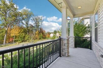 12 Hilltop Dr in North Caldwell, NJ - Building Photo - Building Photo