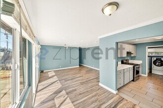 45463 Foxton Ave in Lancaster, CA - Foto de edificio - Building Photo