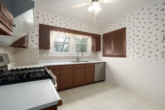 1016 Washington Ave in Albany, NY - Building Photo - Building Photo