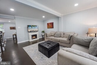 5326 Larochelle Ct in Alexandria, VA - Building Photo - Building Photo