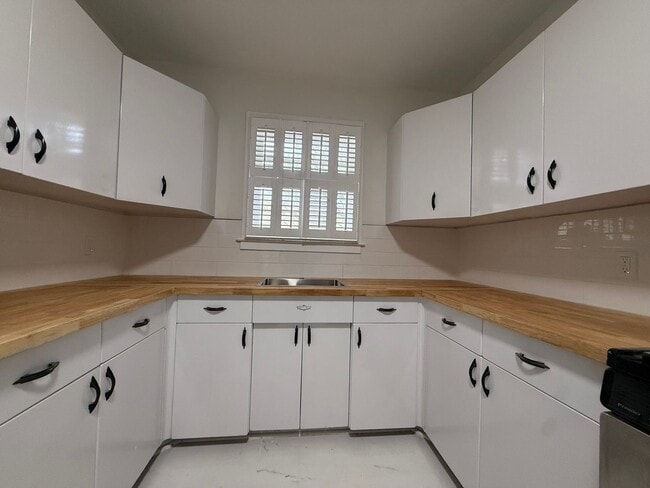 property at 3616 Dalraida Pkwy