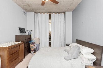 720 N Larrabee St in Chicago, IL - Foto de edificio - Building Photo