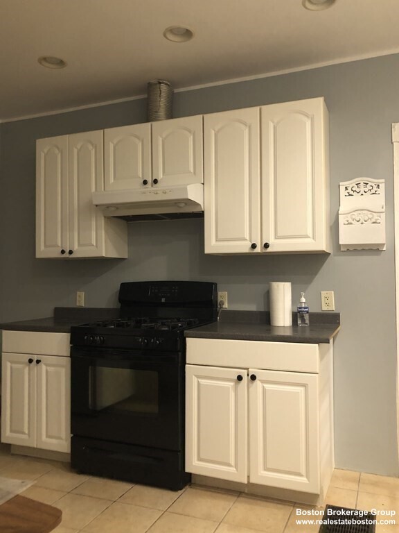 18 Romsey St, Unit 1 in Boston, MA - Building Photo - Building Photo