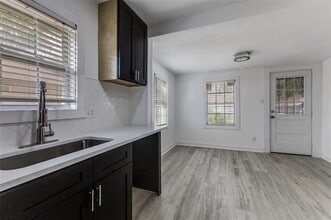 3239 Spring Ave in Dallas, TX - Building Photo - Building Photo