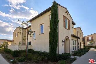 20285 Avenida Paloma in Los Angeles, CA - Building Photo - Building Photo