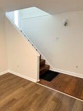 7441 Convair Dr, Unit 1 in Alexandria, VA - Foto de edificio - Building Photo
