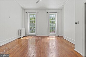 328 S 15th St in Philadelphia, PA - Building Photo - Building Photo