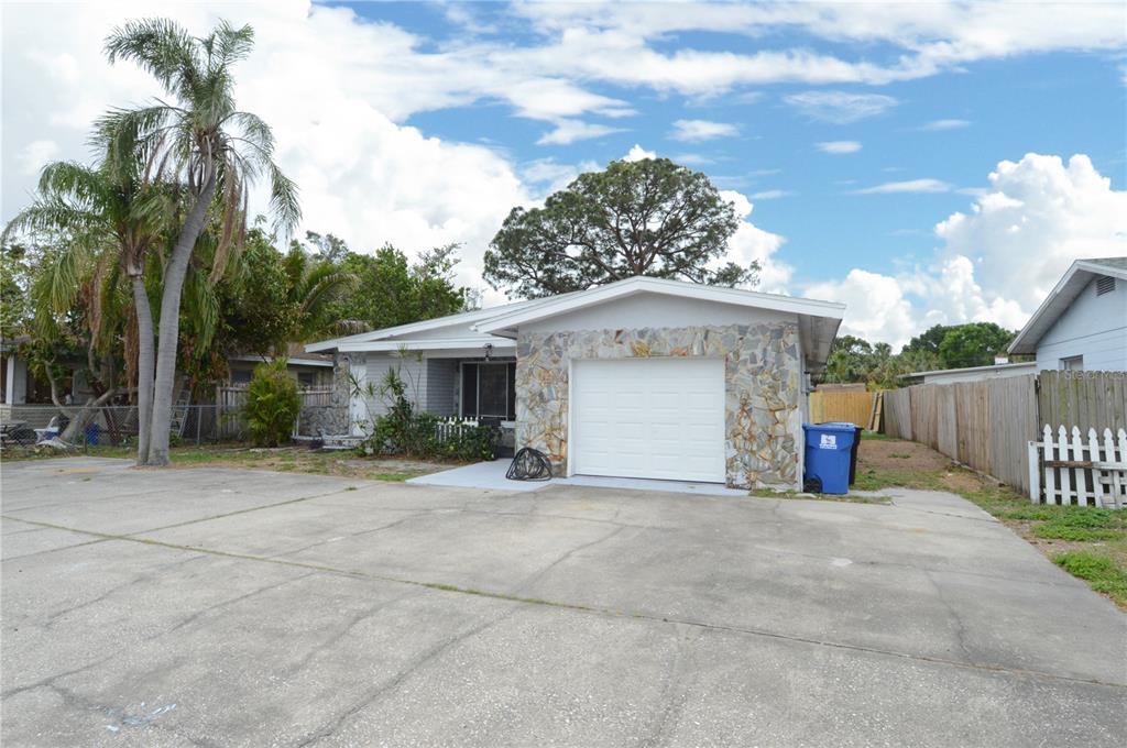 5824 5th Ave N in St. Petersburg, FL - Building Photo