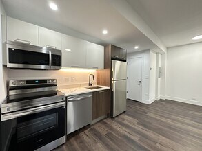 1553 W Hollywood Ave in Chicago, IL - Building Photo - Building Photo