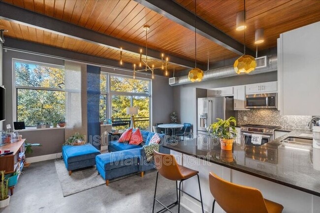 property at 2205 N Lamar Blvd