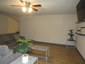 12069 Joyce Ln in Roanoke, TX - Foto de edificio - Building Photo