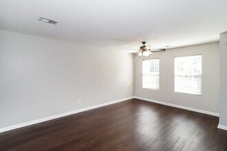 10216 Cottage Farms Dr in Memphis, TN - Building Photo - Building Photo