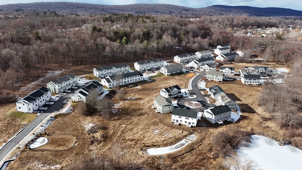 The Grand Ryefield in Bloomfield, CT - Building Photo