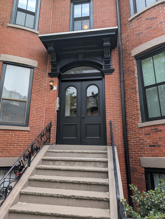91 E Brookline St, Unit 2