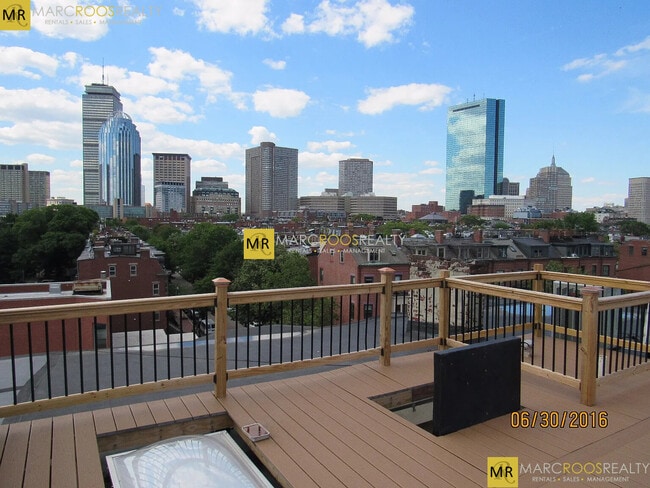 670 Tremont St, Unit #4 in Boston, MA - Foto de edificio - Building Photo
