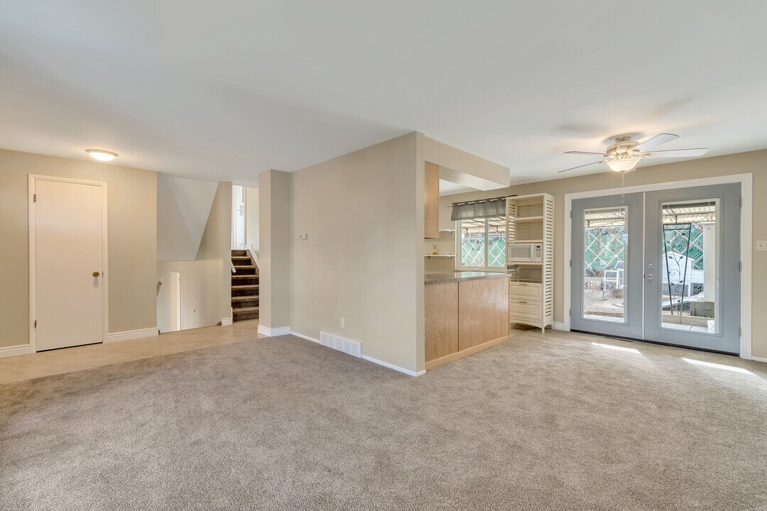 7051 Pierce St in Arvada, CO - Foto de edificio