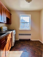 444 Park Ave, Unit TOP in Rutherford, NJ - Building Photo - Building Photo