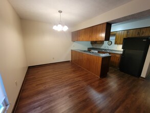 305 Schrock Rd in Worthington, OH - Building Photo - Building Photo