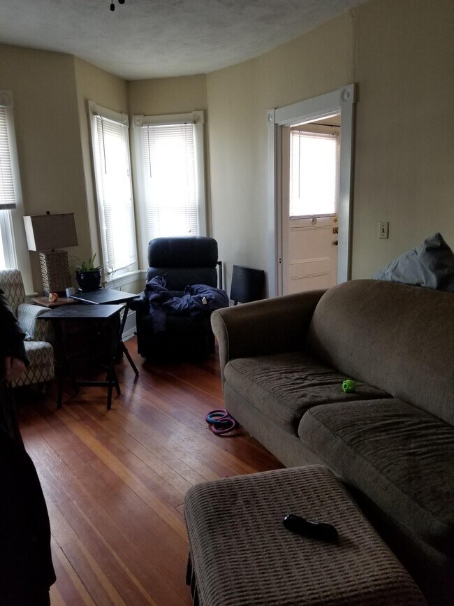 48 South St, Unit 1 in Waltham, MA - Building Photo - Building Photo