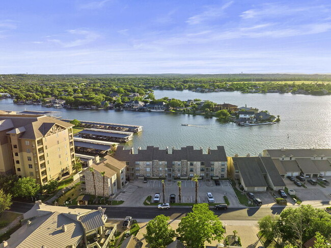 1100 The Cape in Horseshoe Bay, TX - Foto de edificio - Building Photo