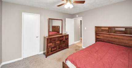 318 Elm St in Prairie View, TX - Building Photo - Building Photo