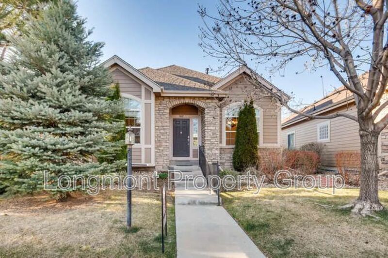 1612 Whitehall Dr in Longmont, CO - Building Photo