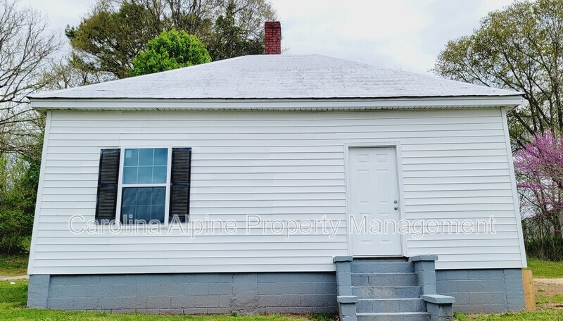 110 Martin St in Lawndale, NC - Building Photo