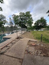 5939 Riverside Dr in Redding, CA - Foto de edificio - Building Photo