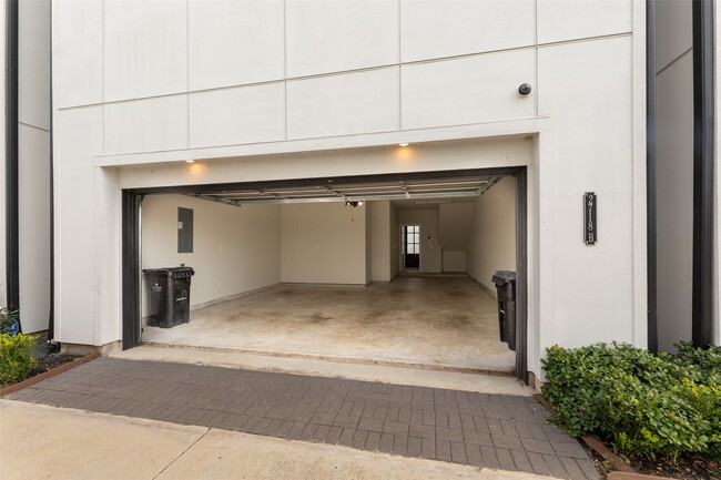 property at 2718 Grand Fountains Dr