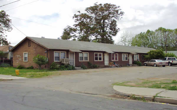 439 S Sacramento St in Lodi, CA - Foto de edificio - Building Photo