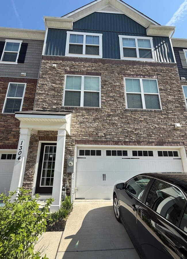 property at 1304 Iron Oak Cv