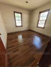 310 Glendale Ave in Newton, KS - Building Photo - Building Photo