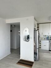 3950 N Lake Shore Dr, Unit 2011 in Chicago, IL - Building Photo - Building Photo