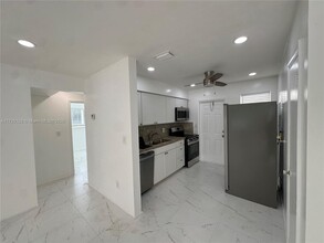 3190 Ohio St in Miami, FL - Building Photo - Building Photo