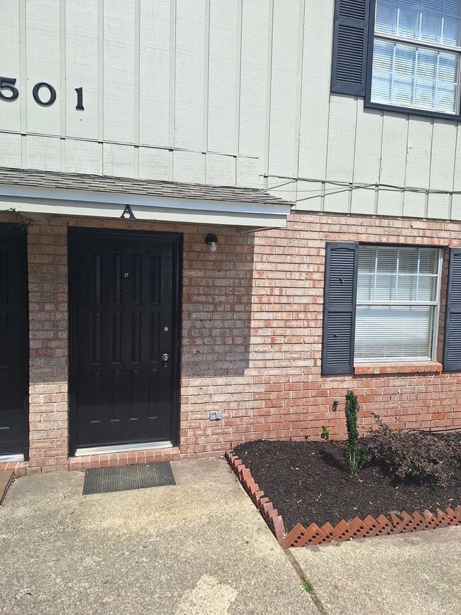 property at 501 S Edgewood Cir