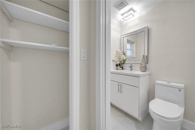 2106 E Tobago Cir