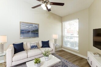 12351 Hunters Haven Ln, Unit 2408 in Jacksonville, FL - Building Photo - Building Photo