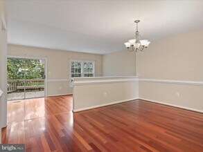 12204 Apple Orchard Ct in Fairfax, VA - Building Photo - Building Photo