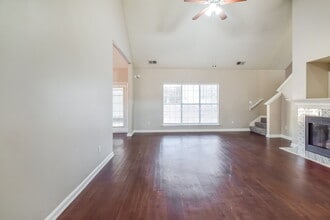 10222 Green Moss Dr N in Cordova, TN - Foto de edificio - Building Photo