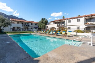 San Jacinto Racquet Club in Palm Springs, CA - Building Photo