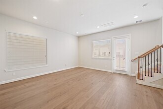 5910 Haring Ln in Houston, TX - Building Photo - Building Photo