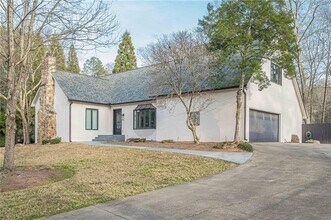 4562 Columns Dr SE in Marietta, GA - Building Photo - Building Photo