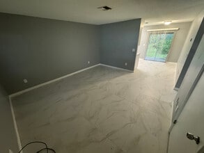 10469 Eastside Ave in Brooksville, FL - Building Photo - Building Photo